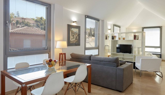 Loft with sloping ceilings in the Realejo, optional parking