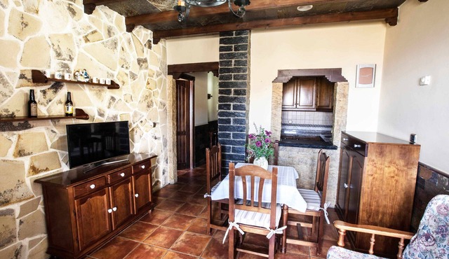 Los Manzanos 2 pers. rural lodging with swimming pool and spa