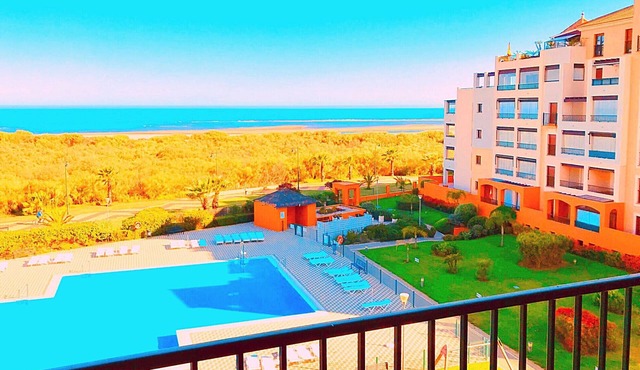 Los Pelícanos - Apartamento superior con terraza frontal al mar