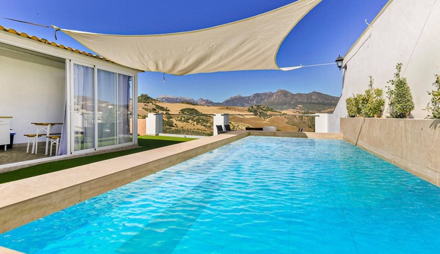 Lovely home in Montecorto
