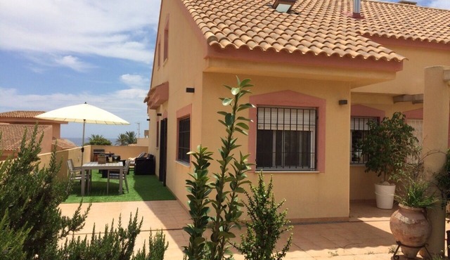 Lovely house in the town center of ISLA PLANA