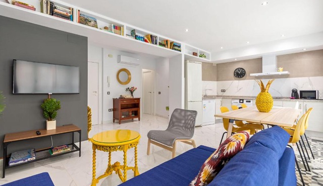 Lujan Deluxe Suites by Valcambre
