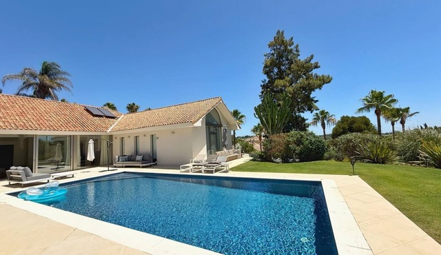 Luxury and relaxing Sotogrande villa near Golf Hotels Polo and beach