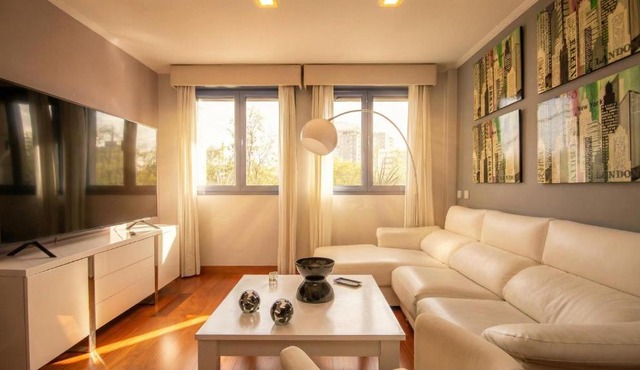 Luxury apt in Plaza de España - FREE parking