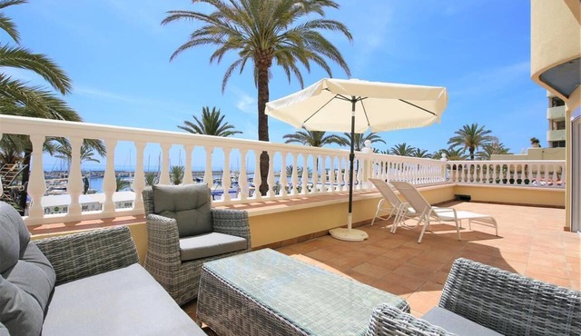 Luxury front line apartment in the port, Front line Estepona marina close to beach and bars