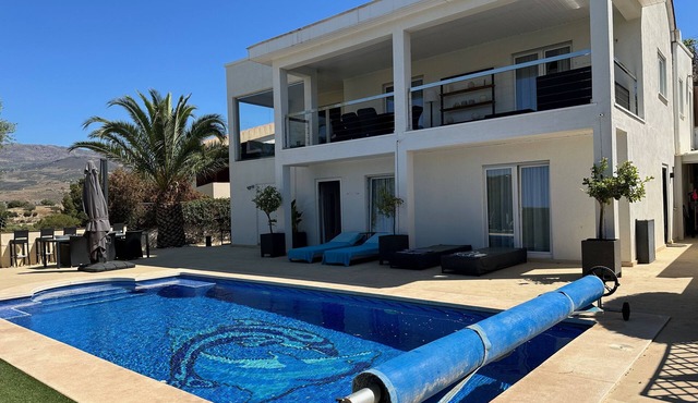 Luxury modern villa with fantastic views/private pool/outdoor kitchen in Viñuela