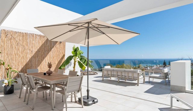 Luxury Penthouse with Big Terrace and Seaviews