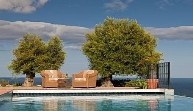 Luxury Villa w/Heated Infinity Pool, Tennis Court & Stunning Panoramic Sea Views