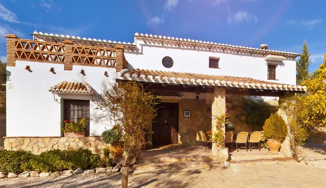 Magnificent villa with extraordinary views in the mountains.