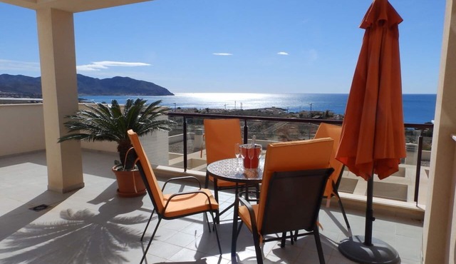 MH38 -2 Bedroom Apartment with Beautiful Sea Views, Mojon Hills
