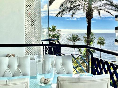 MI CAPRICHO 3-5 BEACHFRONT- Apartment with sea views in Costa del Sol in Mijas Costa
