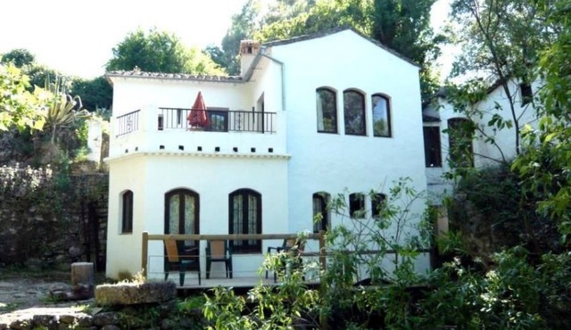 mit Terrasse in der Nähe eines Wasserfalls by Interhome