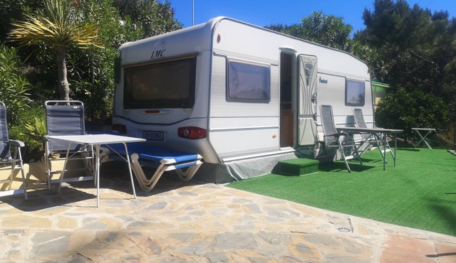 Mobile Home "Roca Caravan" with Sea View, Shared Pool & Wi-Fi