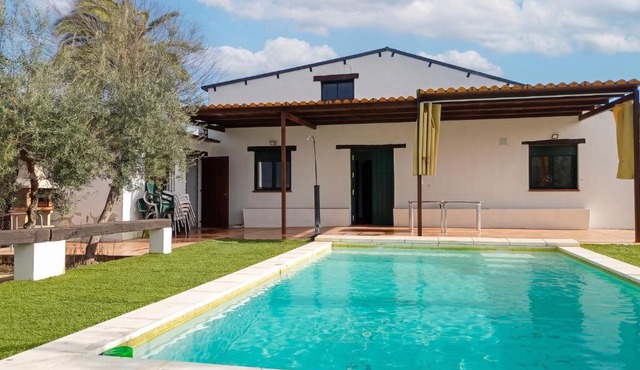 Modern Villa with Pool in Valleverde, 110 m²