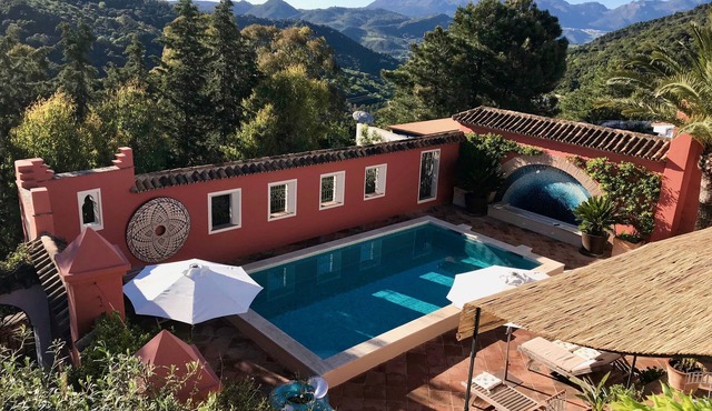 Moorish style property with lovely garden and large pool in Gaucín village.