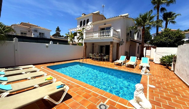 Nerja Paradise Rentals - Villa Los Leones in Nerja