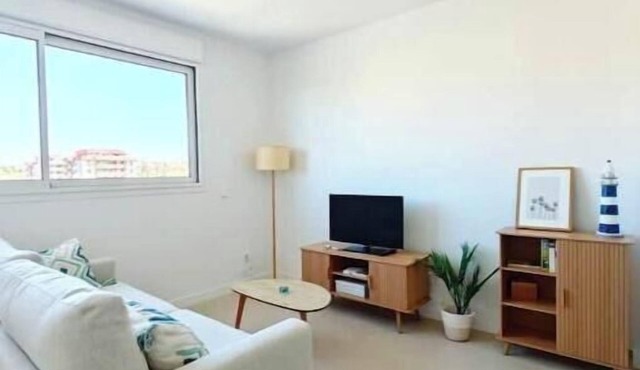 New apartment near the beach - medium term stays (ideal for couples)