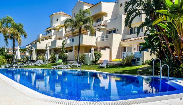 New high-end apartment. Magnificent view. Indoor and outdoor pools