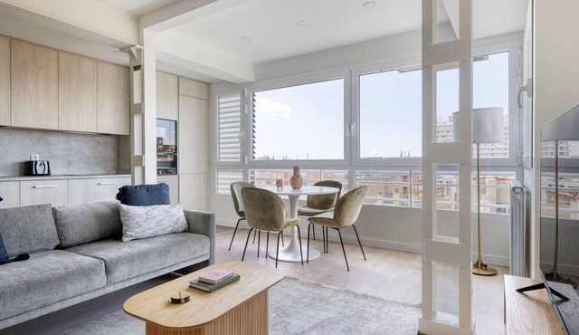 Nice Bernabéu 2BR w/Rooftop Pool & Doorman, by Blueground