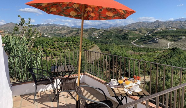 Nice holidays in a finca with pool close to the beach