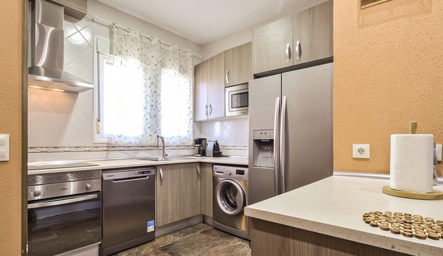 Nice home in Navaluenga with kitchen