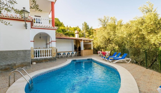 Parador de los Olivos Sayalonga by Ruralidays