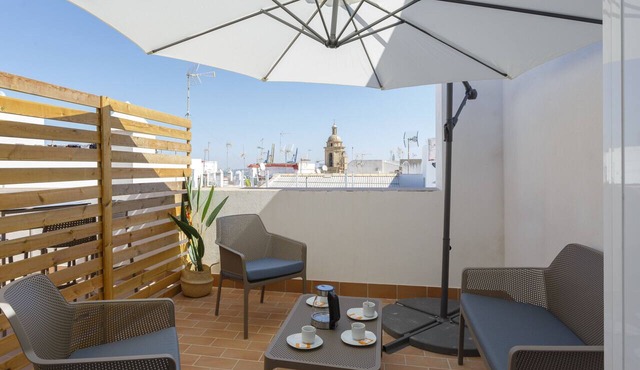 Penthouse with terrace - BRUJULA by Cadiz4Rentals