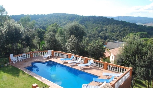 Pet-Friendly "Villa Casa Dolores Style Catalan" with Mountain View, Pool & Wi-Fi in Begur
