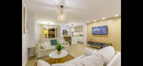 Picasso 2 Luxury