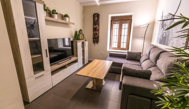 Pilar8 - Apartamento céntrico y moderno con piscina y parking