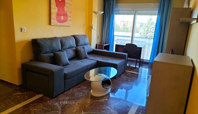Piso turístico en Granada. Zona Palacio Deportes