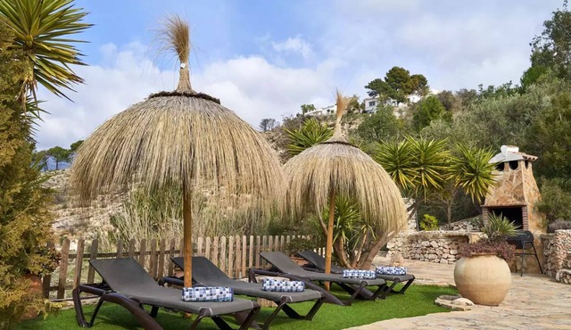 Private Charming Villa, Stunning Views and Confortable and Pool.