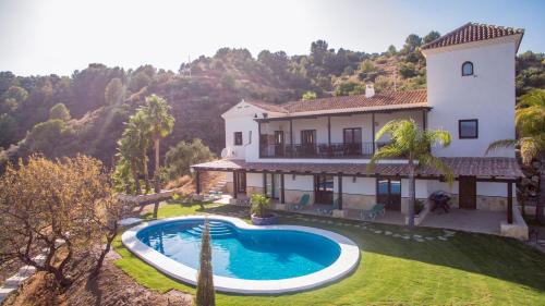 Private Mansion 7 bedroom, 6 bathrooms & private pool with spectacular views over entire Costa del Sol 'SAN JACINTO'
