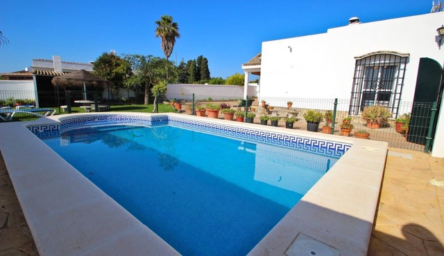 Private Pool, near Fuente del Gallo, Wifi, with beautiful garden - Casa Palillero -