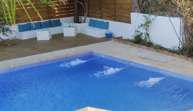 Private villa with a pool and barbecue. Special for Large Groups