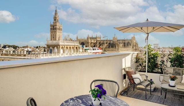 Querencia de Sevilla, Autograph Collection