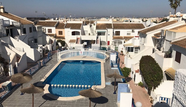 Quiet Private Villa with shared pool and private roof terrace in El Chaparral