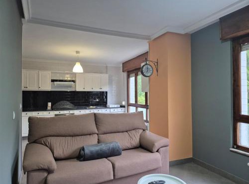 R2R - Amplio apartamento en Tuilla - 33A02