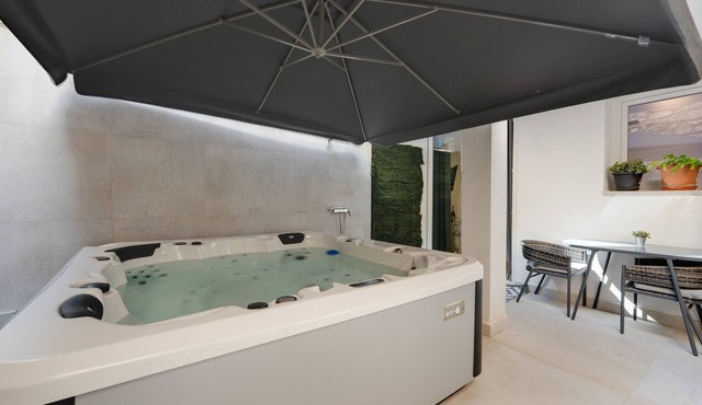 Room Sofia Spa – Private Hot Jacuzzi