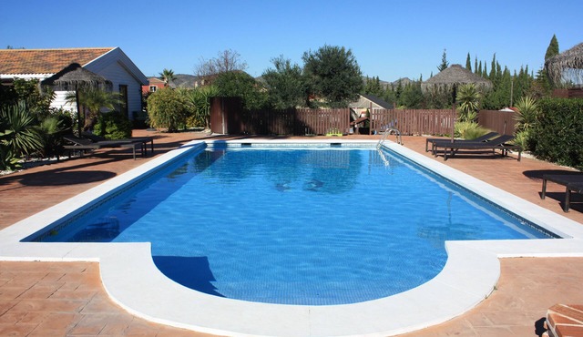 Ruime vakantiewoning binnen een minipark met 3 woningen nabij Malaga, Spanje