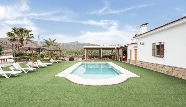 Rural Holiday Home 'Finca Llano de Fe' with Wi-Fi, Garden and Terrace