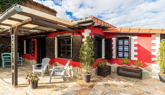 Rural House 'El Capricho de Rosmary' with Mountain Views and Private Garden