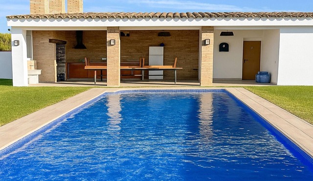 Rural House in Barbate with Private Pool and Free WiFi