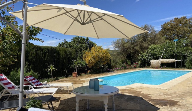 RURAL HOUSE WITH PRIVATE POOL AND AIR CONDITIONED JACUZZI
