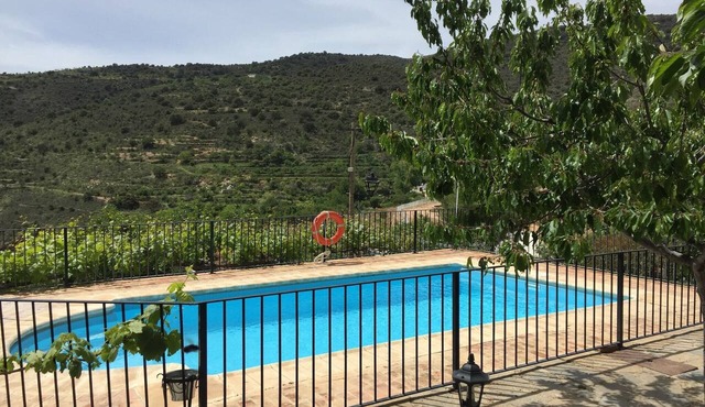 Rural Laroya Escape with Pool for 4