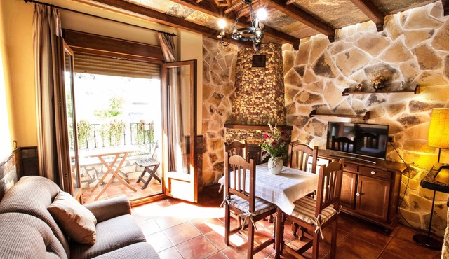 Rural lodging Los Castaños 2 pers. with spa and pool
