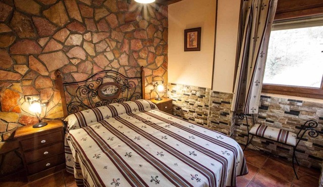 Rural lodging Plaza Vieja 2 pers. with spa and fireplace