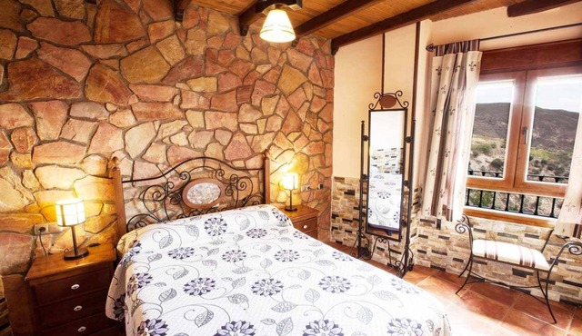 Rural lodging Arraices 2 people with spa and pool
