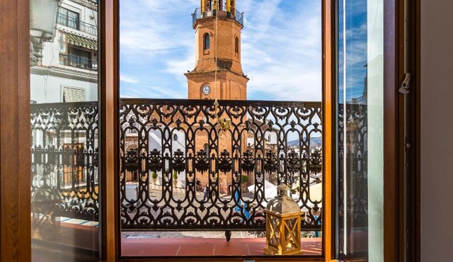 Salamandra Plaza
