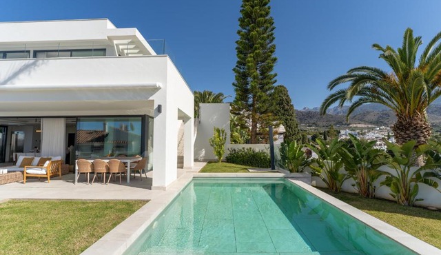 Sea Gardens Villa